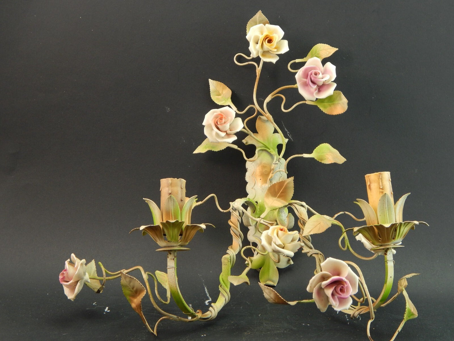 APPLIQUE DUE FUOCHI ANTICA LIBERTY FERRO BATTUTO E ROSE CERAMICA POLICROME