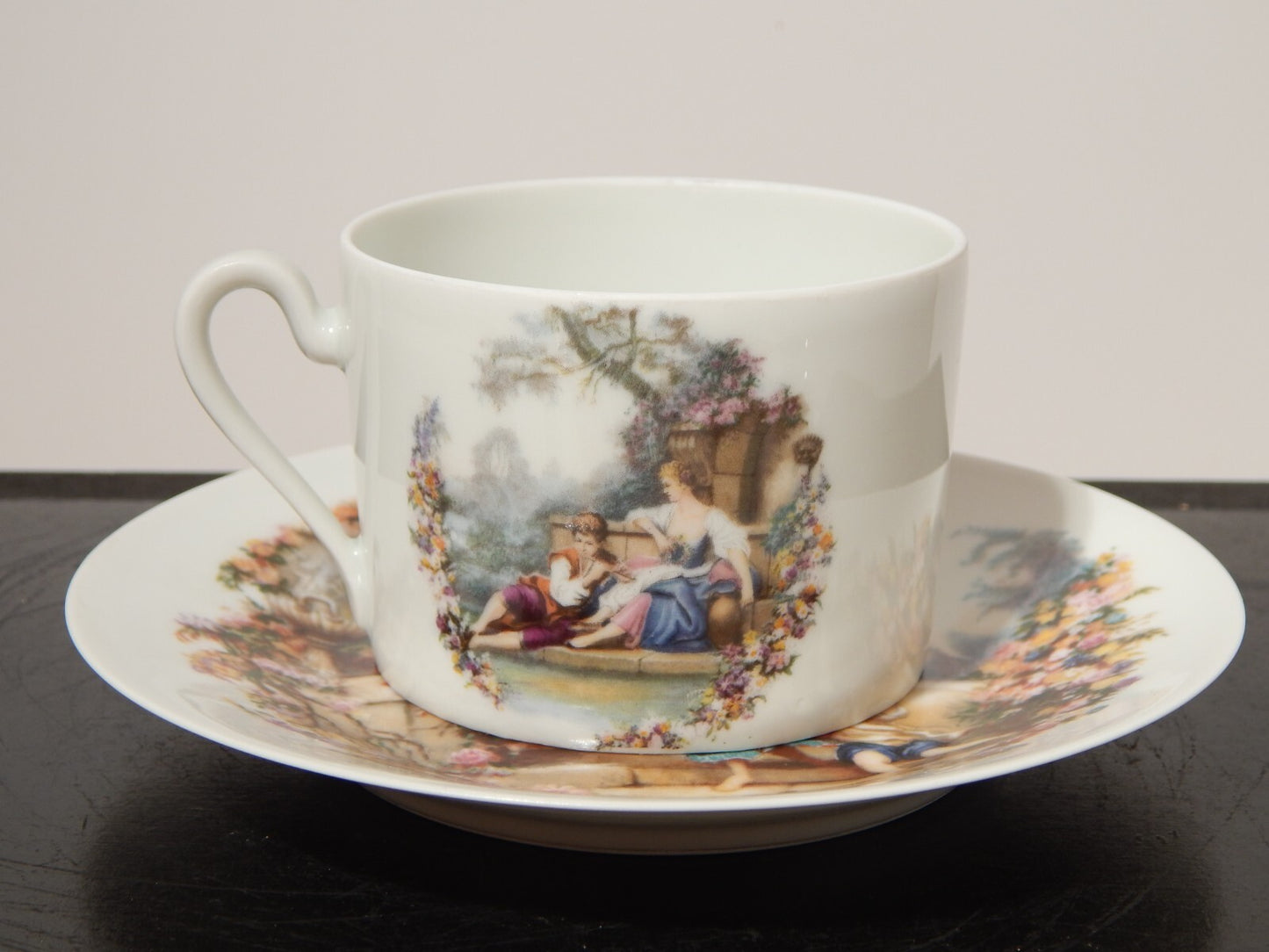 ANTICA PRIMA META' 900 LIMOGES TAZZA TE' PORCELLANA BIANCA SCENA GALANTE #1834