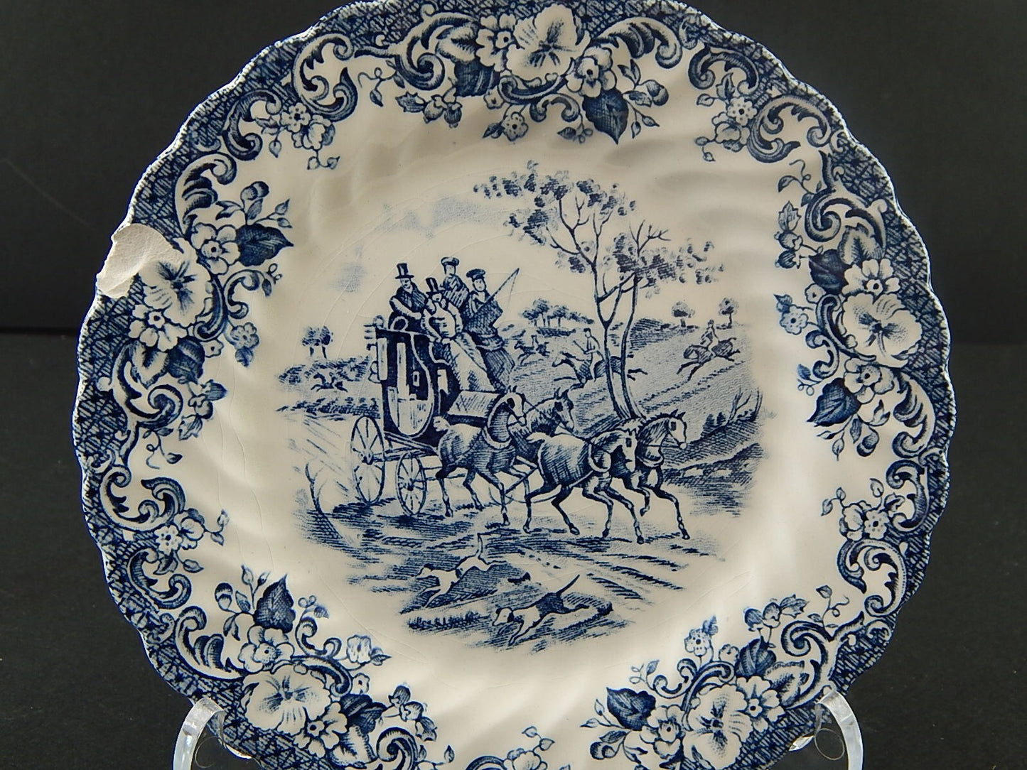 VINTAGE AUTENTICO PIATTO CM 16 PORCELLANA JOHNSON BROS COACHING SCENE DIFETTO