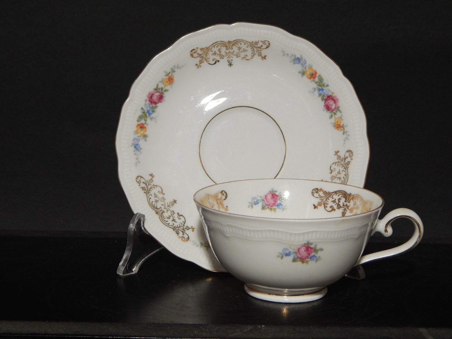 ANTICA TAZZA TE' PORCELLANA BIANCA FIORI E ARABESCHI ORO BAVARIA SELTMANN RENATE