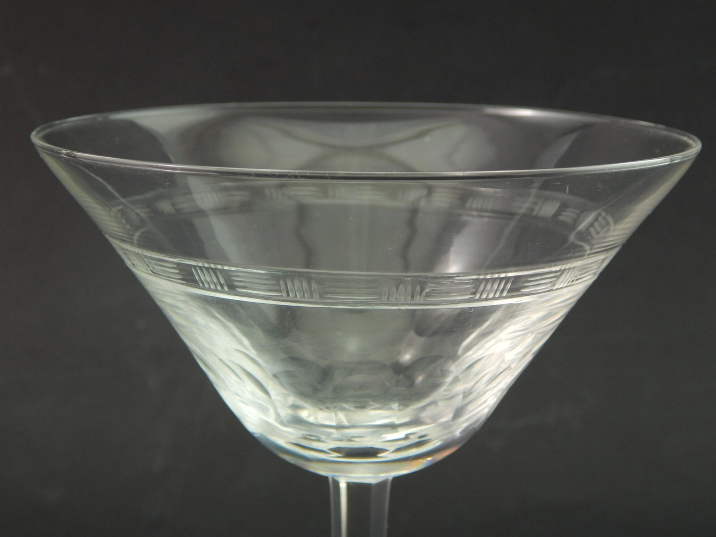 ANTICO ELEGANTE RARO ART DECO SERVIZIO 27 CALICI CRISTALLO INCISO