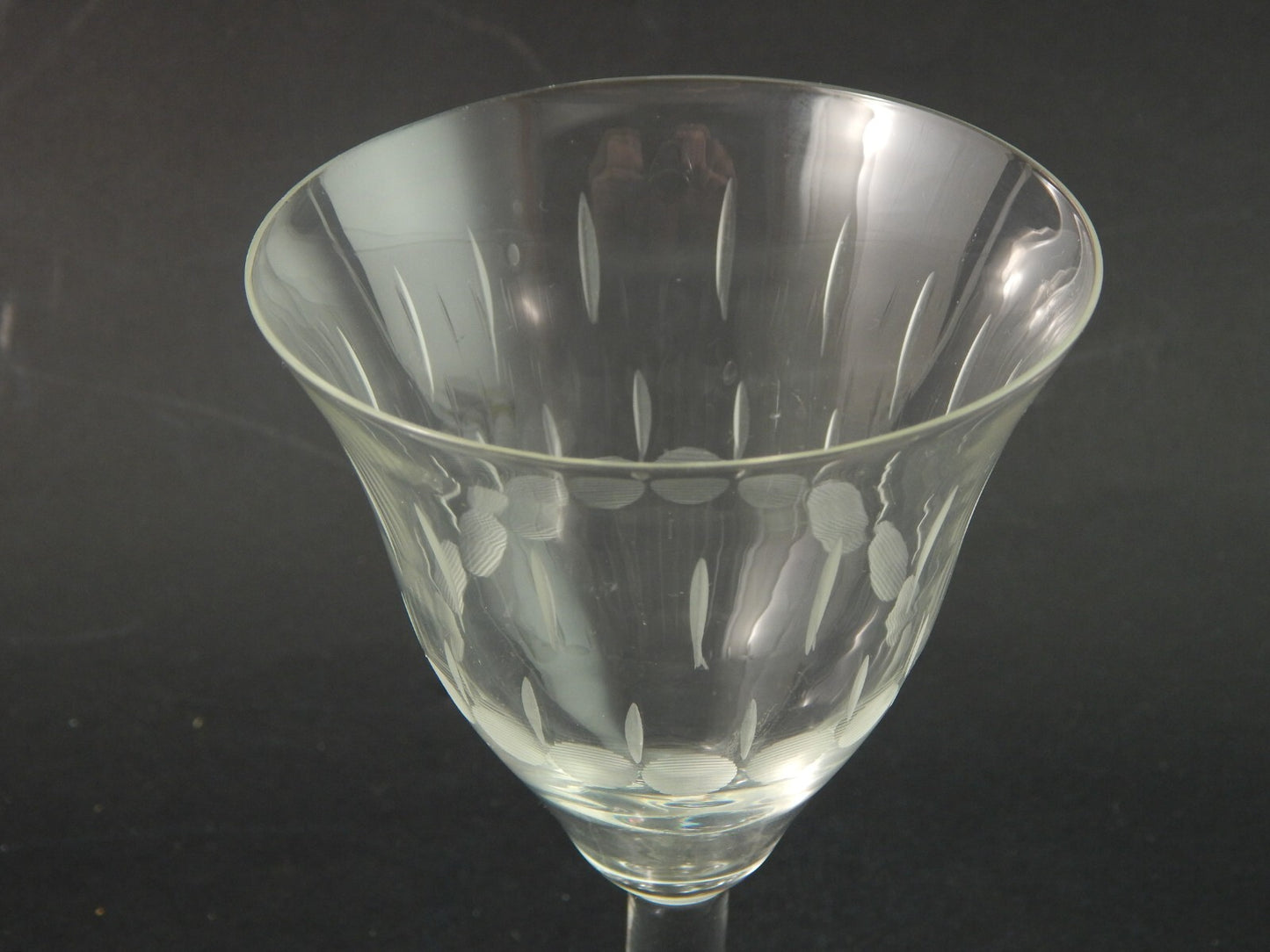 ANTICO ELEGANTE RARO ART DECO SERVIZIO 18 CALICI CRISTALLO MOLATO E INCISO