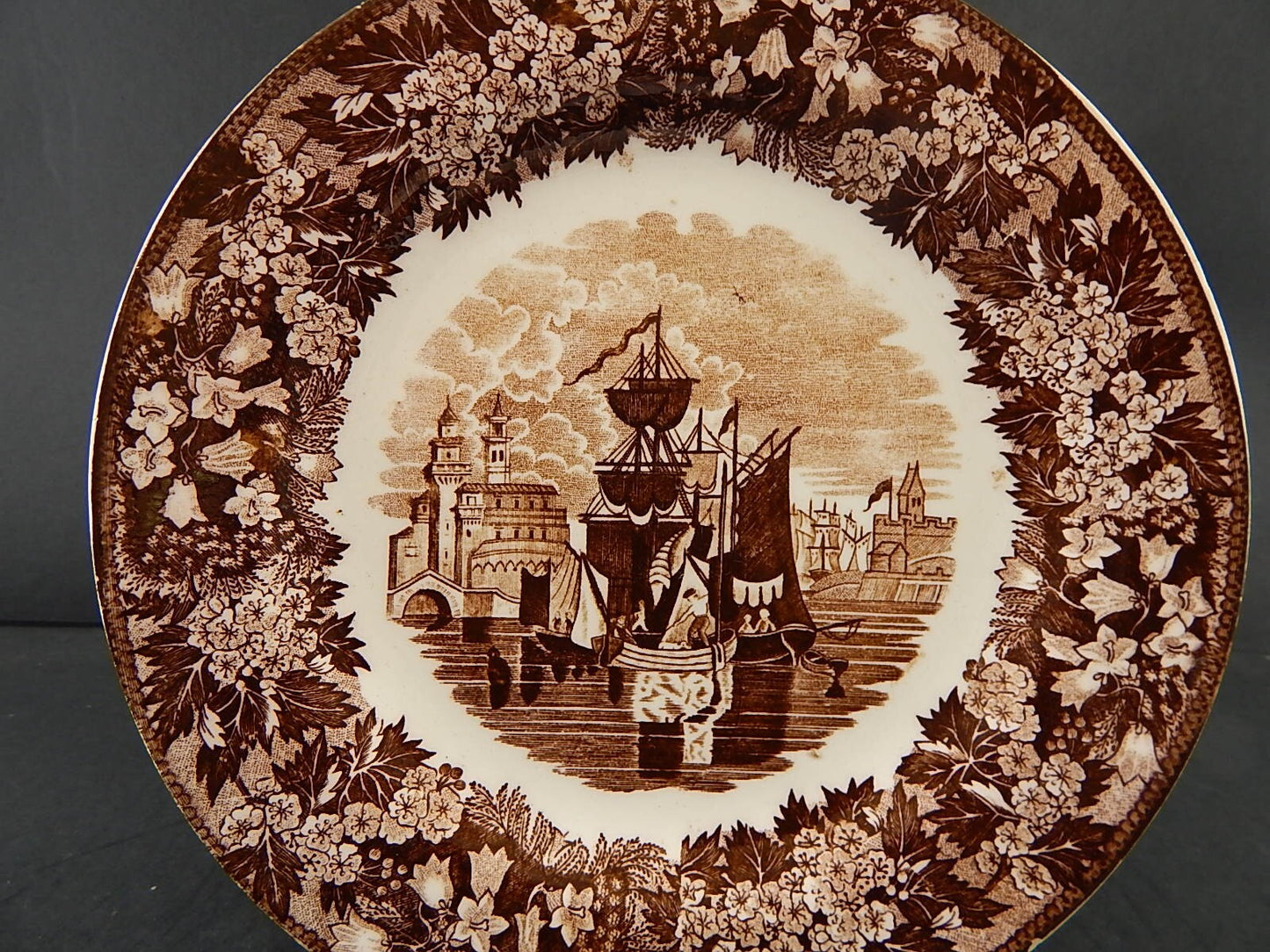 ANTICO PIATTO SEMI PORCELLANA RICHARD MILANO DECORO FERRARA META' 800 #9991