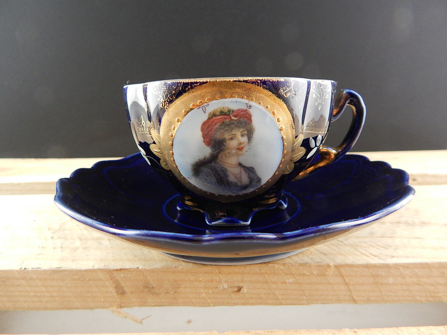 ANTICA PREZIOSA TAZZA PIATTO PORCELLANA ART NOUVEAU BLU COBALTO COLLEZIONE 1900