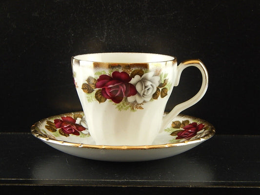 PREZIOSA PORCELLANA INGLESE AYNSLEY TAZZA TE' VINTAGE BONE CHINA COUNTRY ROSES