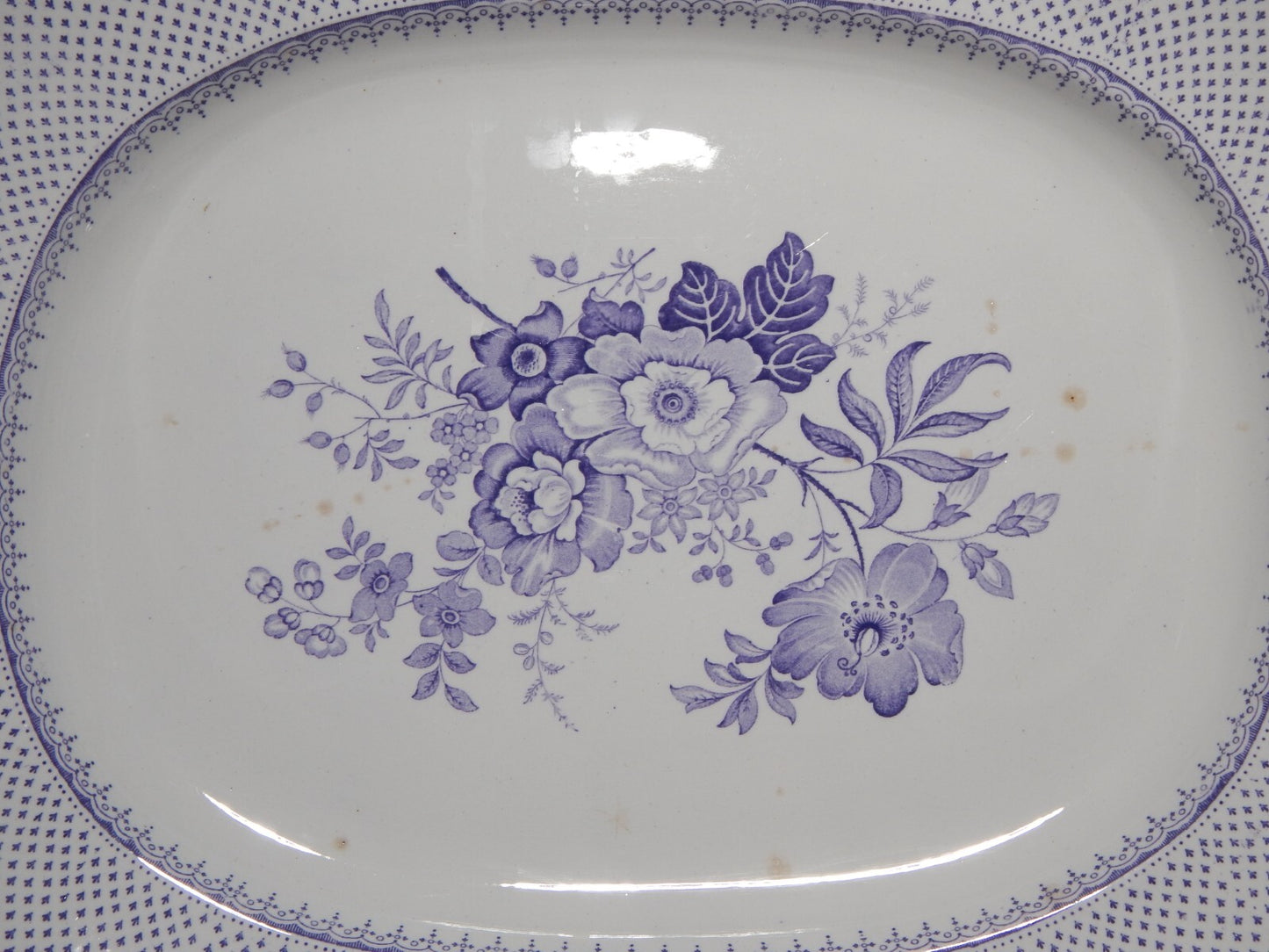 ANTICO GRANDE VASSOIO CERAMICA STAFFORDSHIRE PRIMAVESI 1860 ERMINE BORDER VIOLA