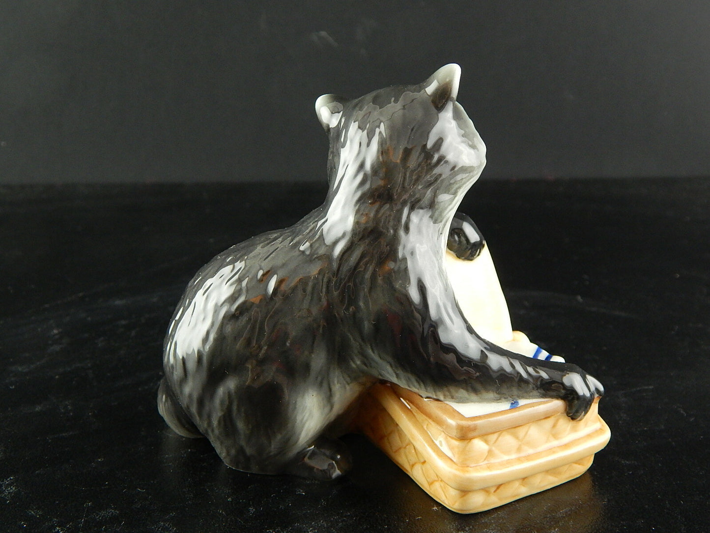 ROYAL COPENHAGEN RARA STATUINA PORCELLANA PROCIONE RACOON PRIMA SCELTA 055