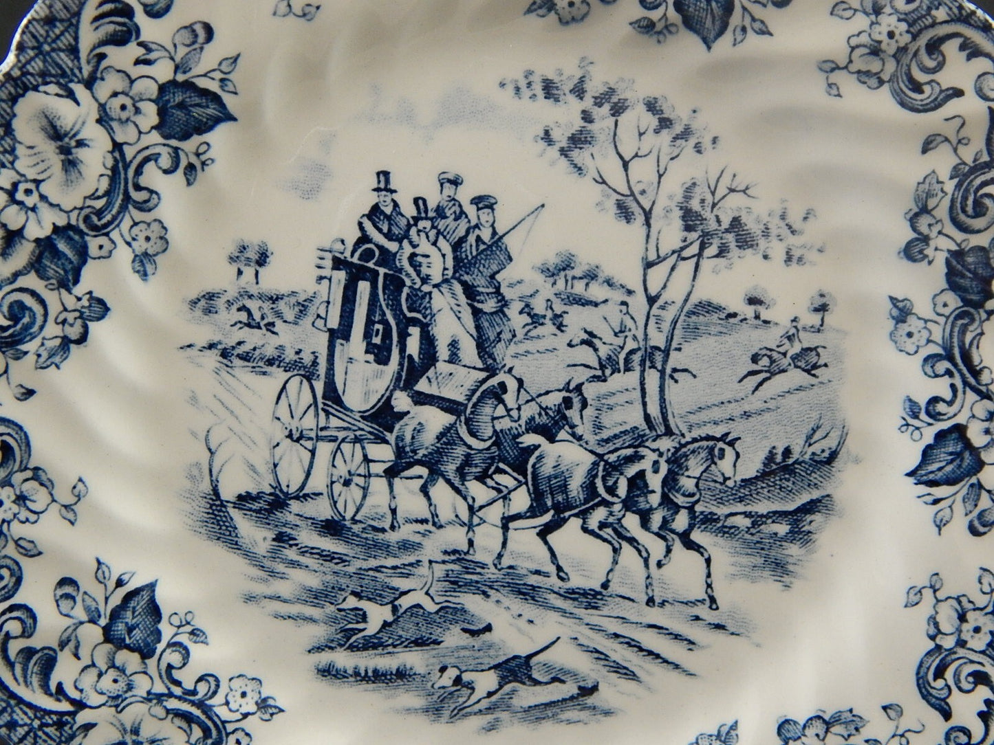VINTAGE AUTENTICO PIATTO CM 16 PORCELLANA JOHNSON BROS COACHING SCENE BIANCO BLU