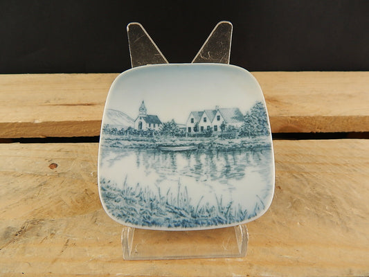 ROYAL COPENHAGEN BING&GRONDAHL PLAQUETTE PORCELLANA PARLAMIENT FIELDS ICELAND