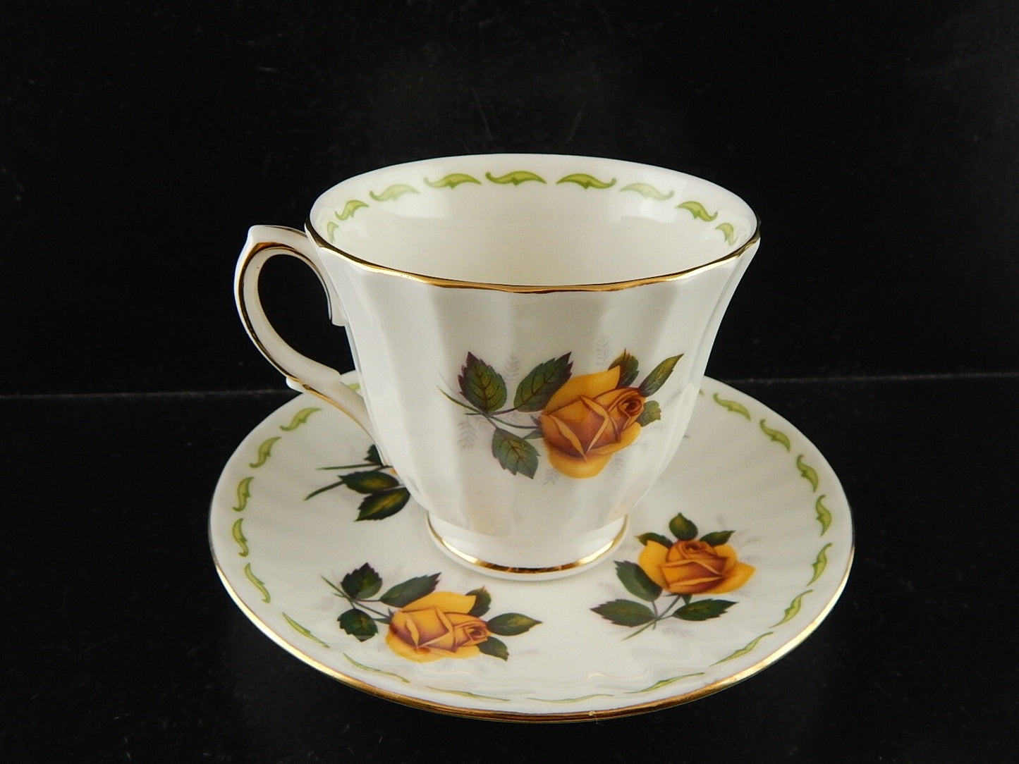 ROYAL GARDEN PORCELLANA FLOWERS OF THE MONTH COLLECTION MAI MAGGIO TAZZA TÈ