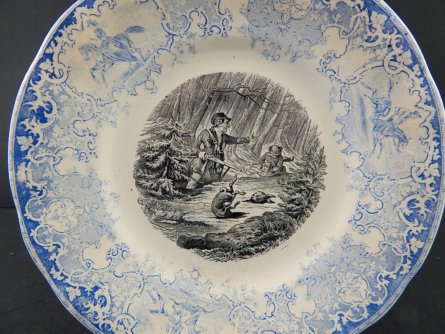 ANTICO PIATTO UMORISTICO CERAMICA FRANCESE SECONDA META' 800 IL CACCIATORE #9813