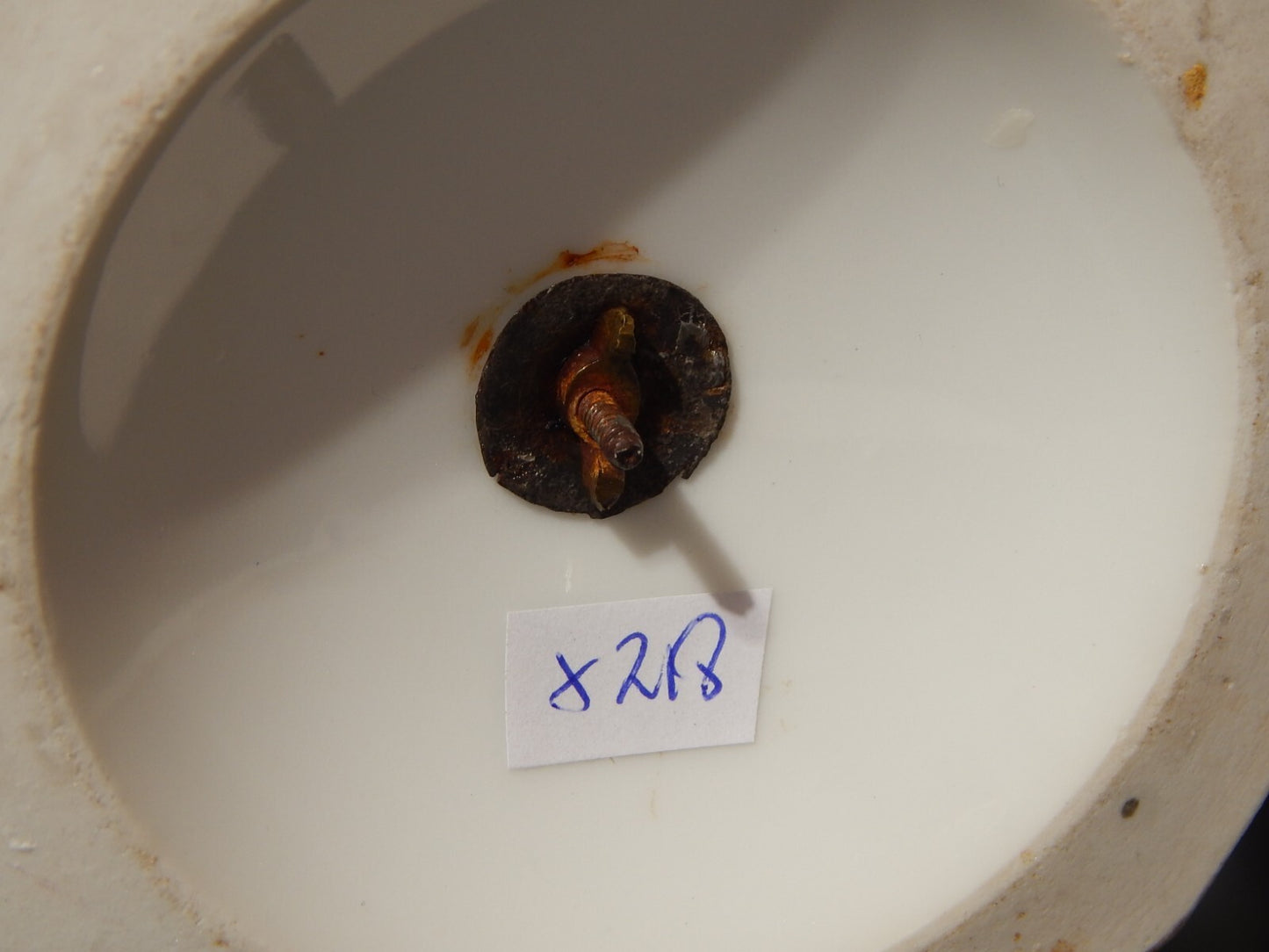 PREZIOSO ANTICO CANDELIERE PORCELLANA DECORO IN POLICROMA E ORO ZECCHINO