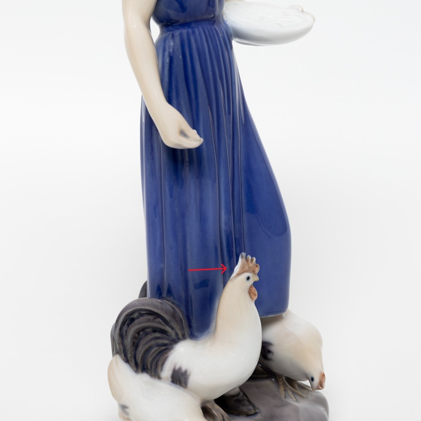 STATUINA PORCELLANA ROYAL COPENHAGEN BING&GRONDAHL "Ragazza con Galline" DIFETTO