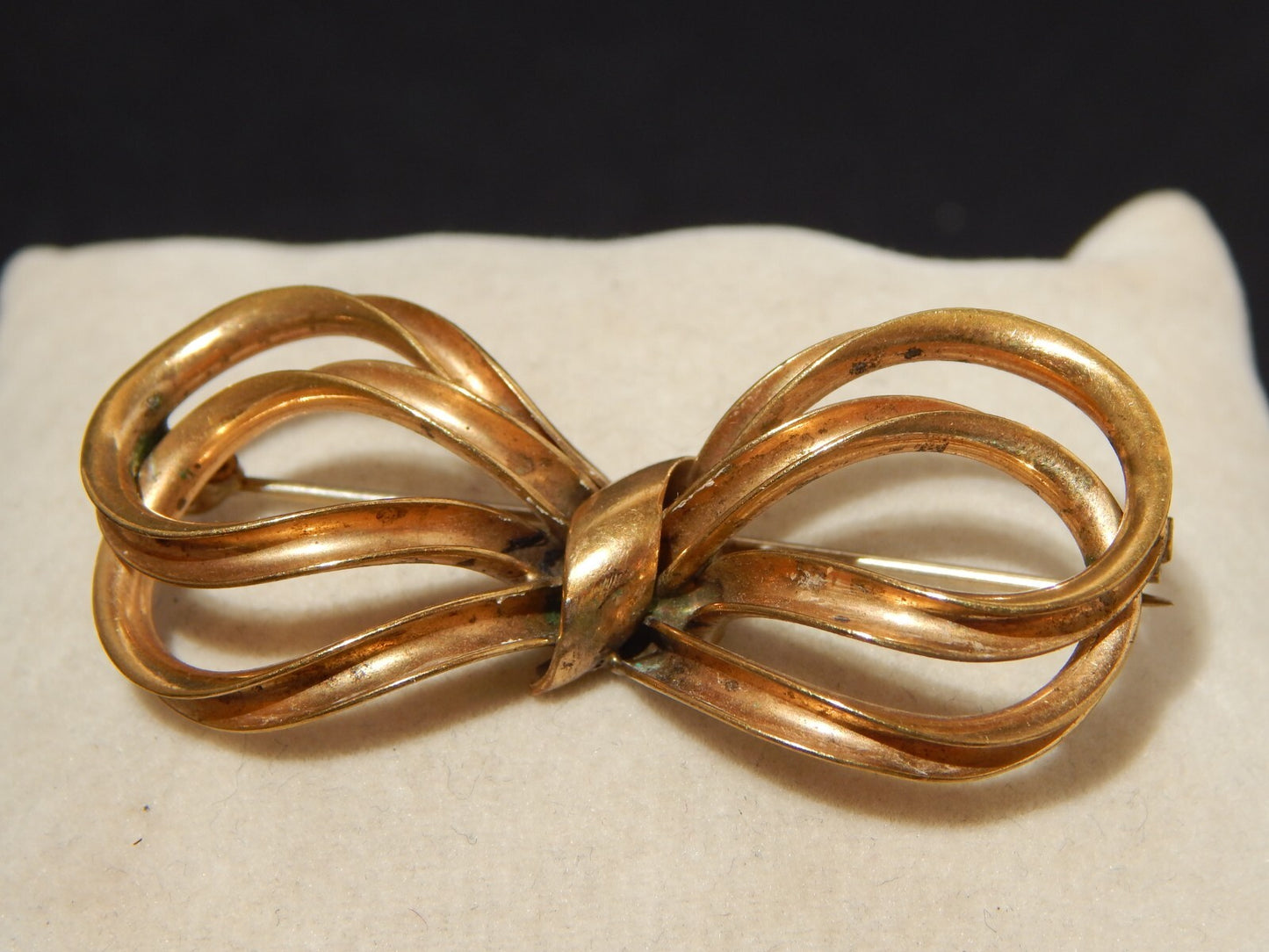 VINTAGE BIJOUX ELEGANTE SPILLA DORATA A FIOCCO