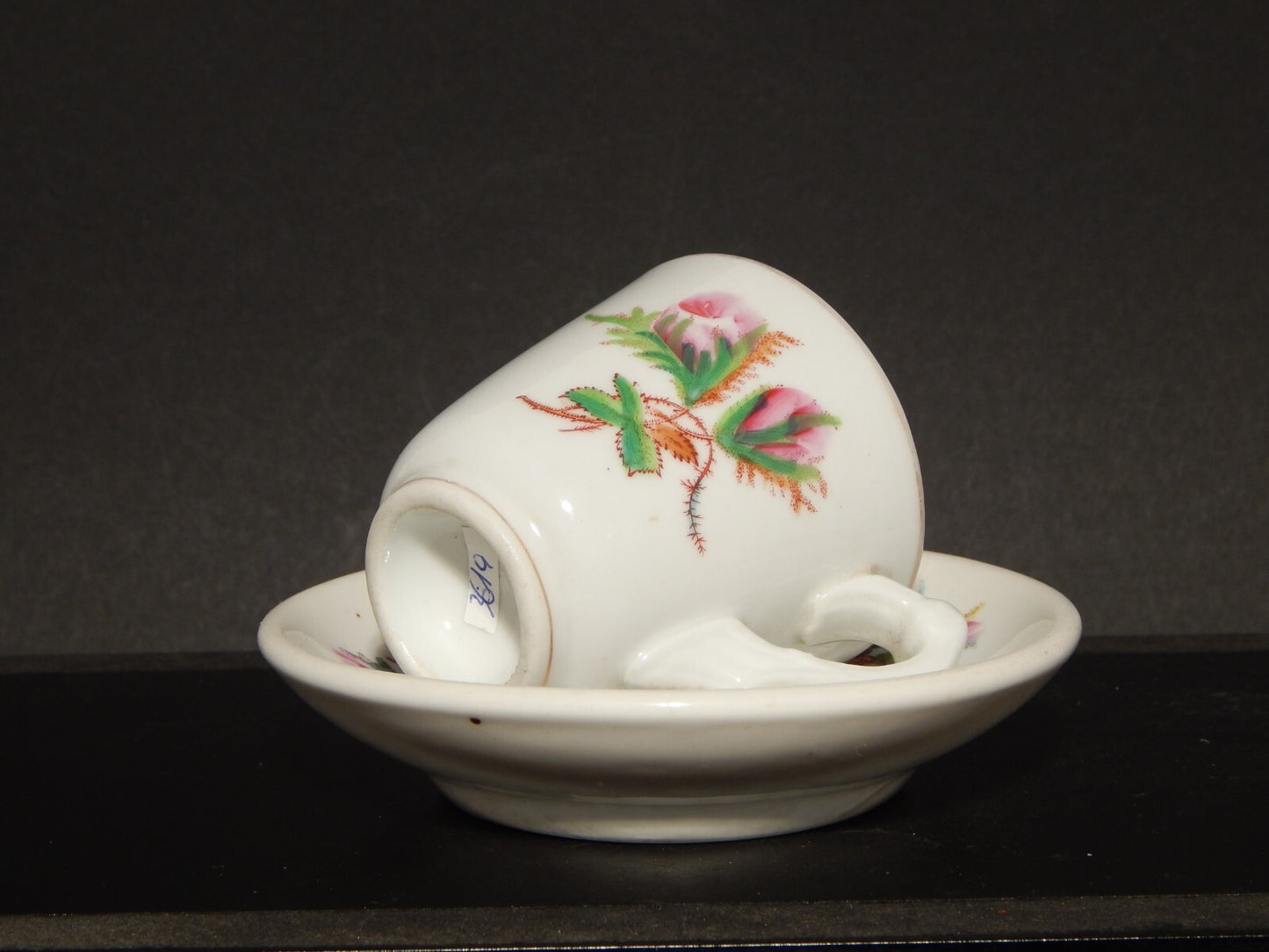 ANTICA TAZZA METÀ 800 CERAMICA RICHARD MILANO COLLEZIONE ROSA CANINA DIPINTA