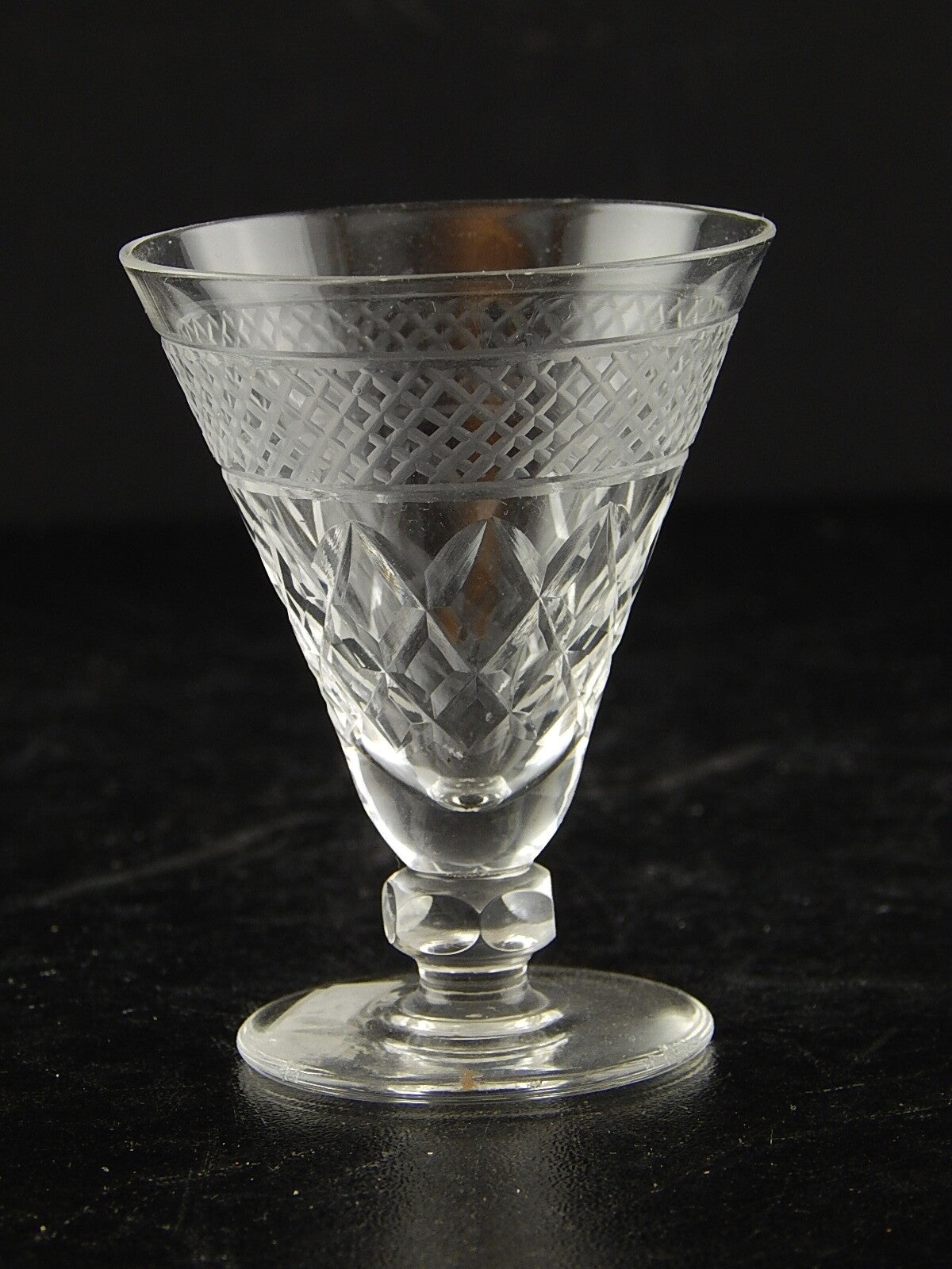 ANTICO ART DECO BICCHIERE CALICE CRISTALLO MOLATO 7 CM ALTEZZA