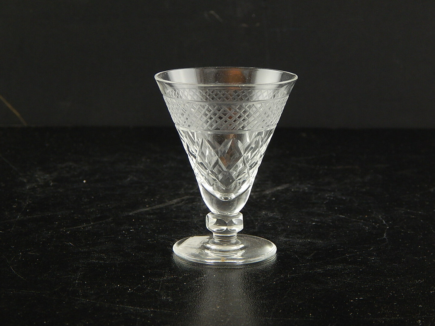 ANTICO ART DECO BICCHIERE CALICE CRISTALLO MOLATO 7 CM ALTEZZA