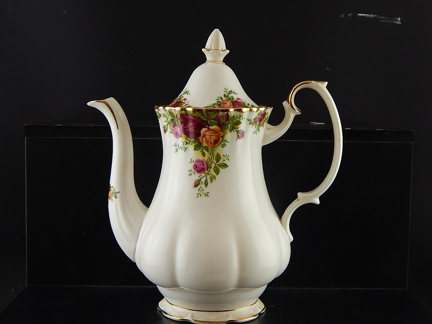 PORCELLANA ROYAL ALBERT VINTAGE TEIERA CAFFETTIERA OLD COUNTRY ROSES DIFETTO