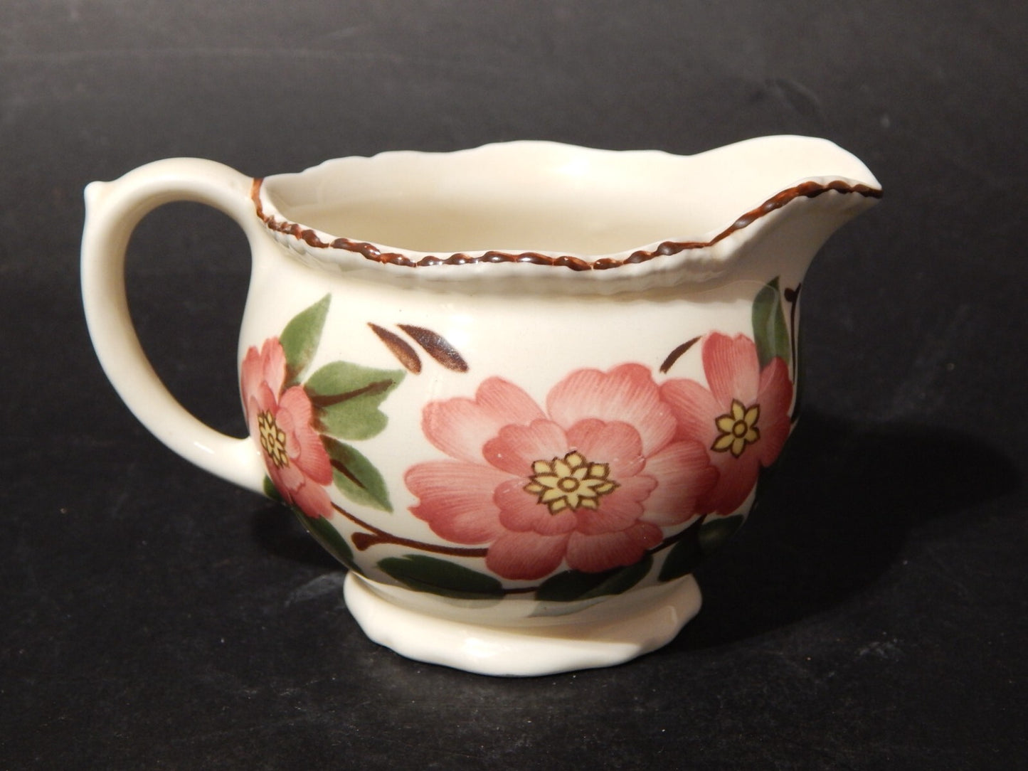 RETRO' LATTIERA BRICCO CERAMICA POTTERY WOOD&SONS DISEGNO "IRISH ROSE"