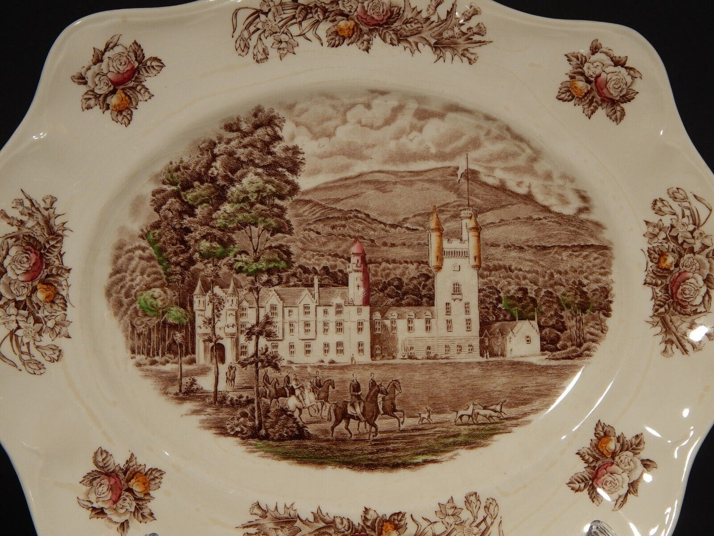 ANTICO VASSOIO PORCELLANA JOHNSON BROS ROYAL HOMES OF BRITAIN BALMORAL CASTLE