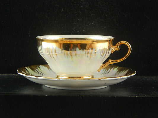 ANTICA TAZZA TE' PORCELLANA DECORO MADRE PERLA E ORO BAVARIA SELTMANN THERESIA