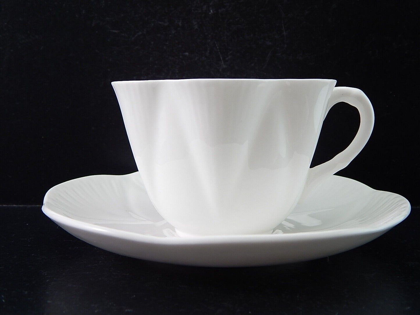 ANTICA PORCELLANA BIANCA TAZZA TE' FINE BONE CHINA SHELLEY MADE IN ENGLAND