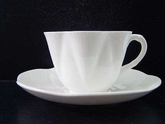 ANTICA PORCELLANA BIANCA TAZZA TE' FINE BONE CHINA SHELLEY MADE IN ENGLAND