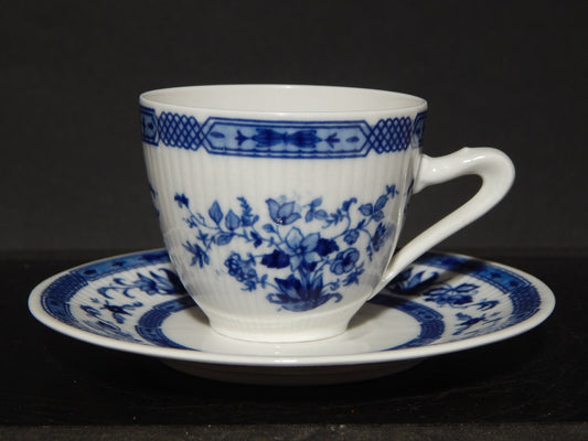 VINTAGE PREZIOSA TAZZINA PORCELLANA BIANCA BLU FLOREALE OSCAR SCHALLER BAVARIA