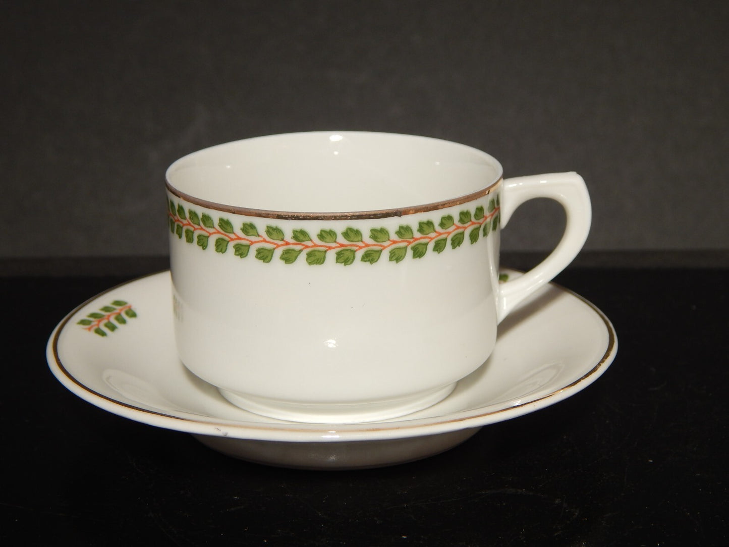 ANTICO IMPERO SERVIZIO CAFFÈ PORCELLANA BIANCA GHIRLANDE PICCOLE FOGLIE VERDI