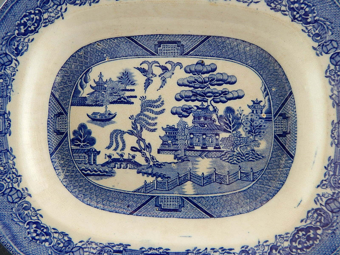 ANTICO RARO VASSOIO CERAMICA TRANSFERWARE WILLOW BIANCO BLU ENGLAND 1900