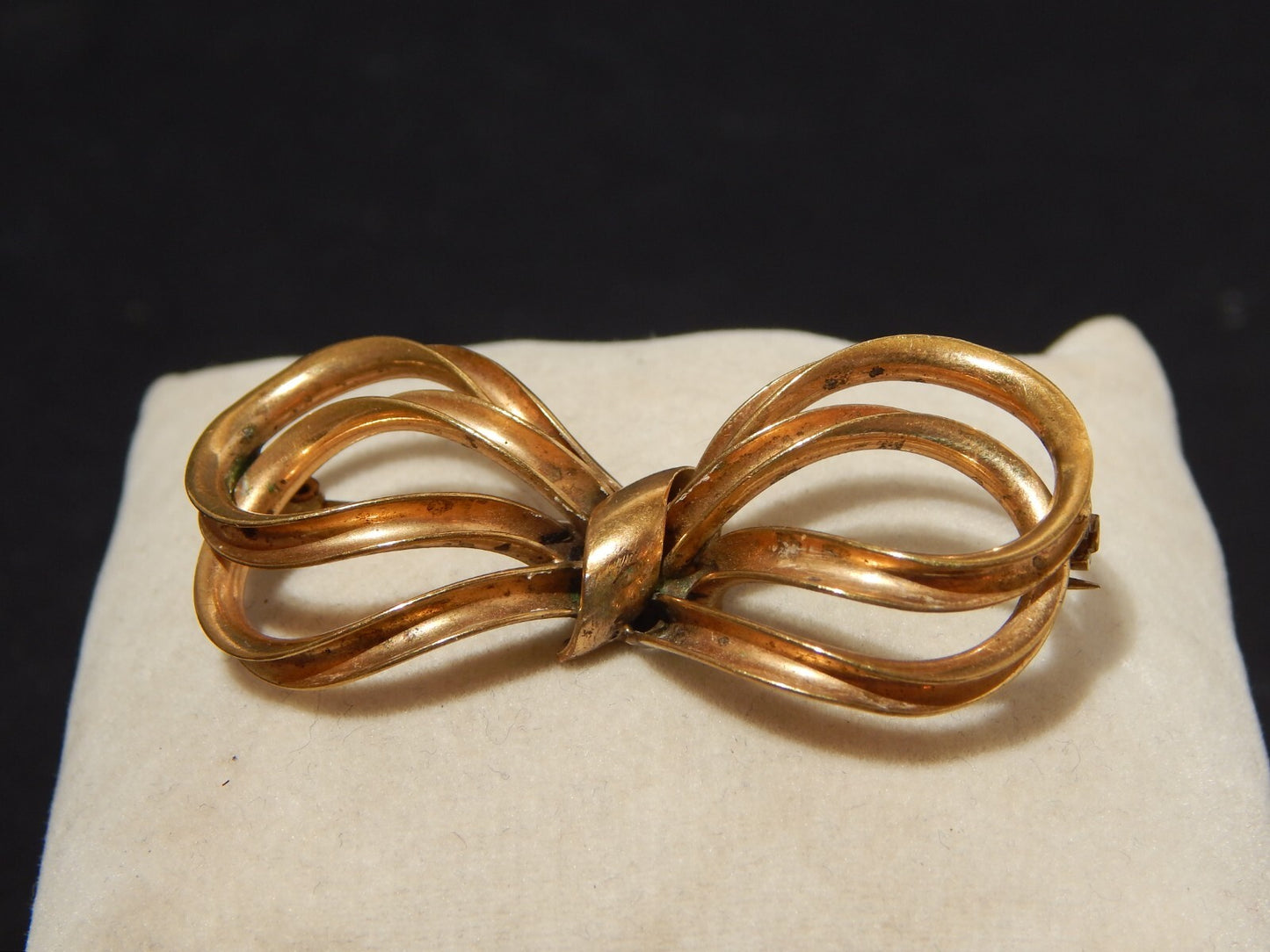 VINTAGE BIJOUX ELEGANTE SPILLA DORATA A FIOCCO