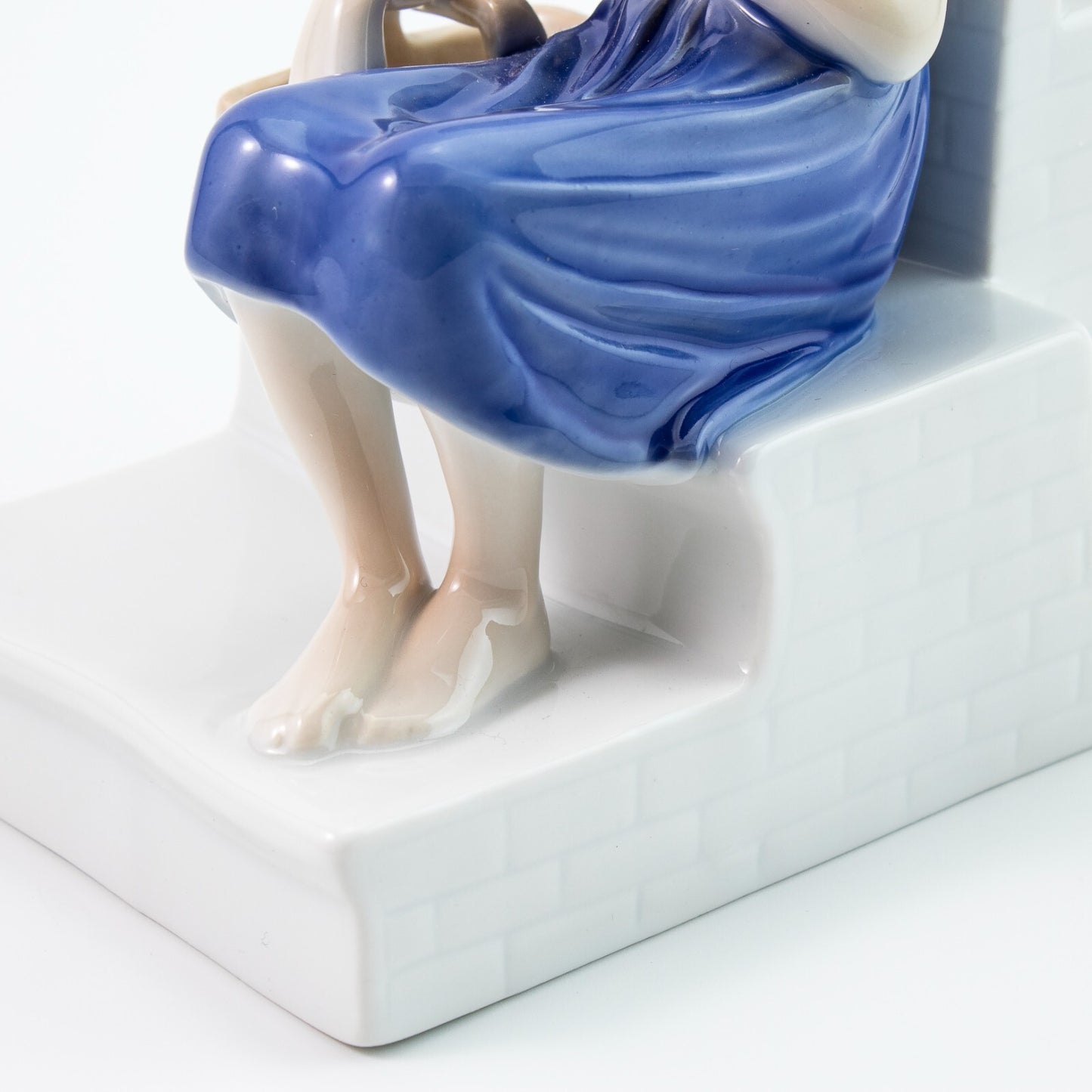 STATUINA PORCELLANA ROYAL COPENHAGEN BING&GRONDAHL "La Piccola Fiammiferaia"