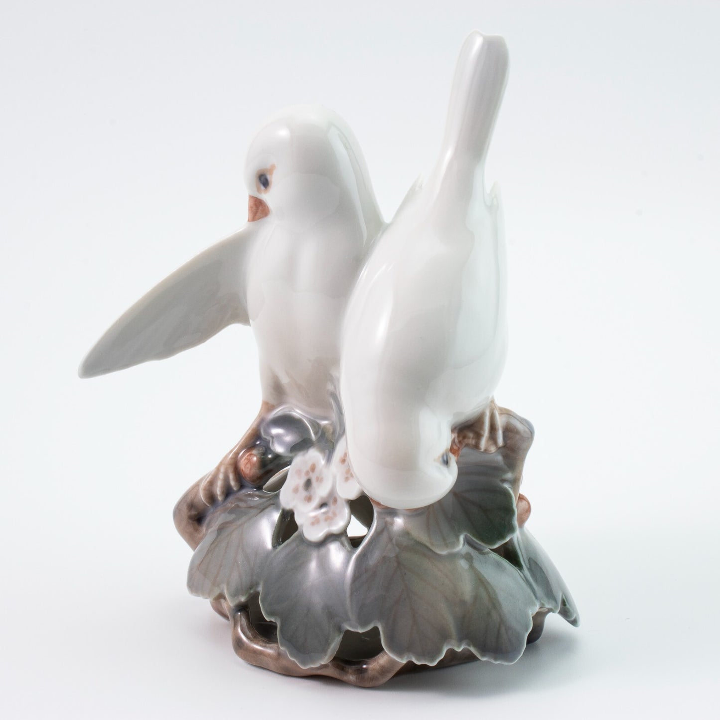STATUINA PORCELLANA ROYAL COPENHAGEN "Piccioncini" COD 402 CM 13x10x7