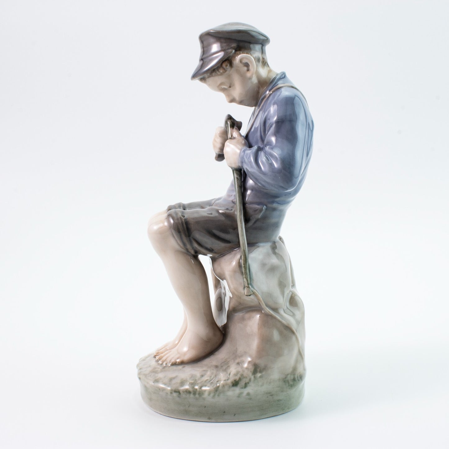 STATUINA PORCELLANA ROYAL COPENHAGEN "Ragazzo Intaglia Bastone" COD 905 CM 19x9