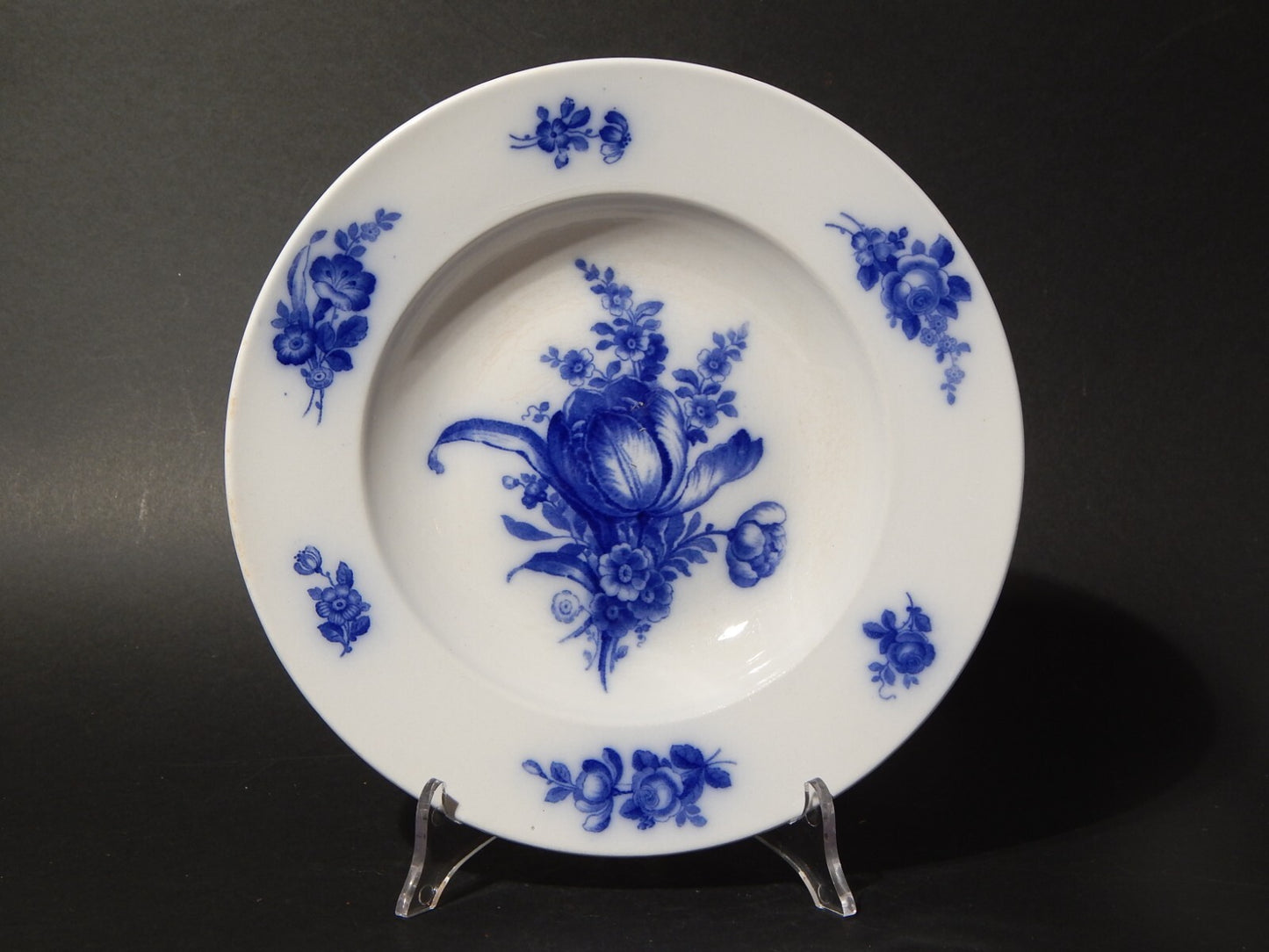 ANTICO ART DECO PIATTO FONDO VILLEROY&BOCH PORCELLANA BIANCA FIORI BLU