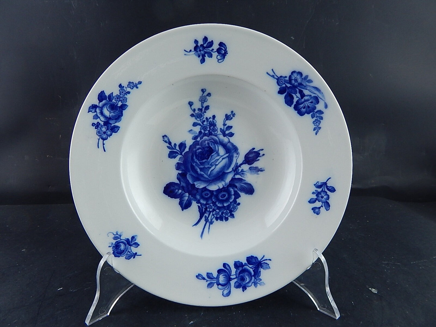 ANTICO ART DECO PIATTO FONDO VILLEROY&BOCH PORCELLANA BIANCA FIORI BLU