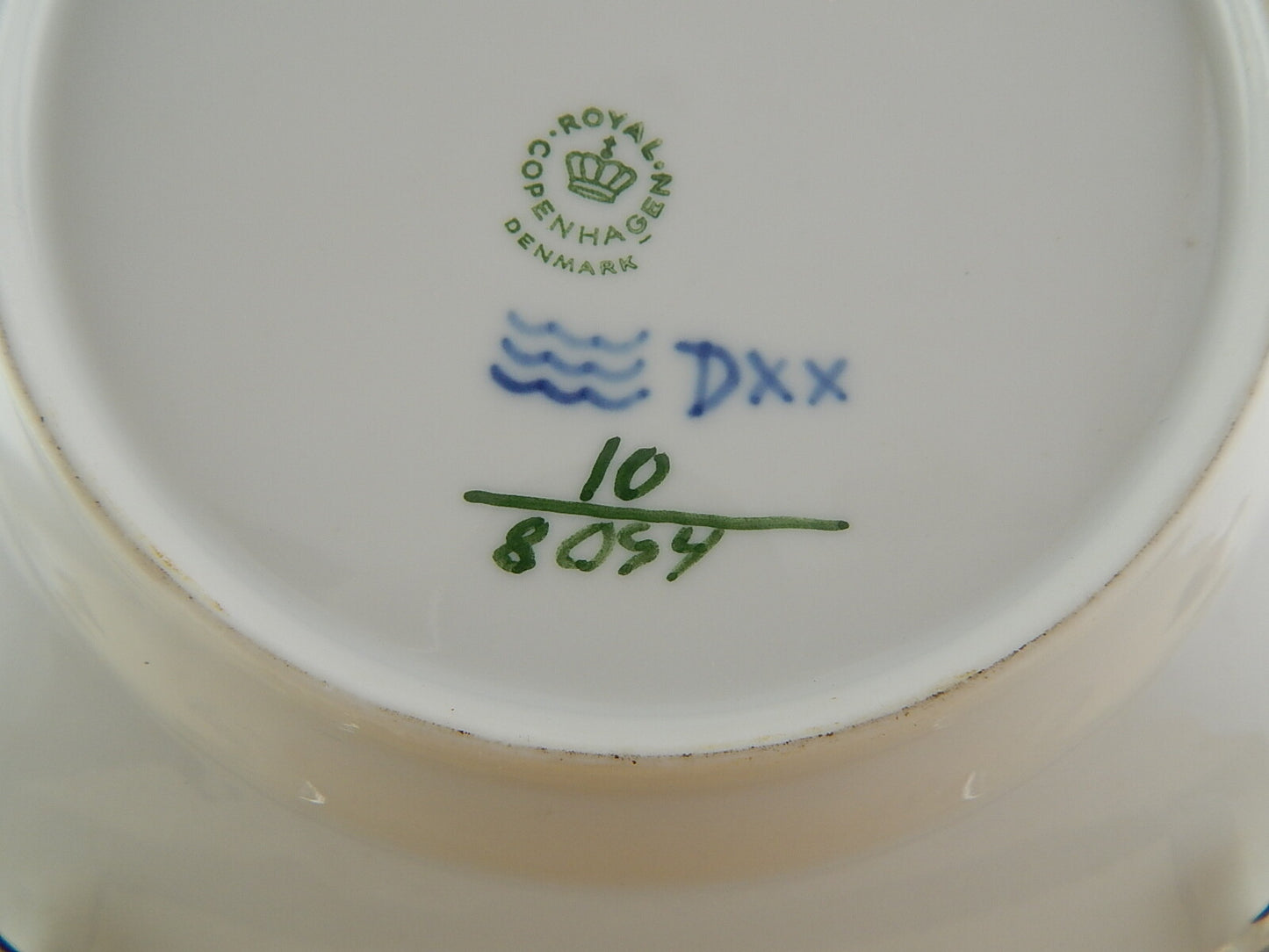 VINTAGE ROYAL COPENHAGEN PORCELLANA PIATTO DESSERT FLOWER DIPINTO MANO CM 19