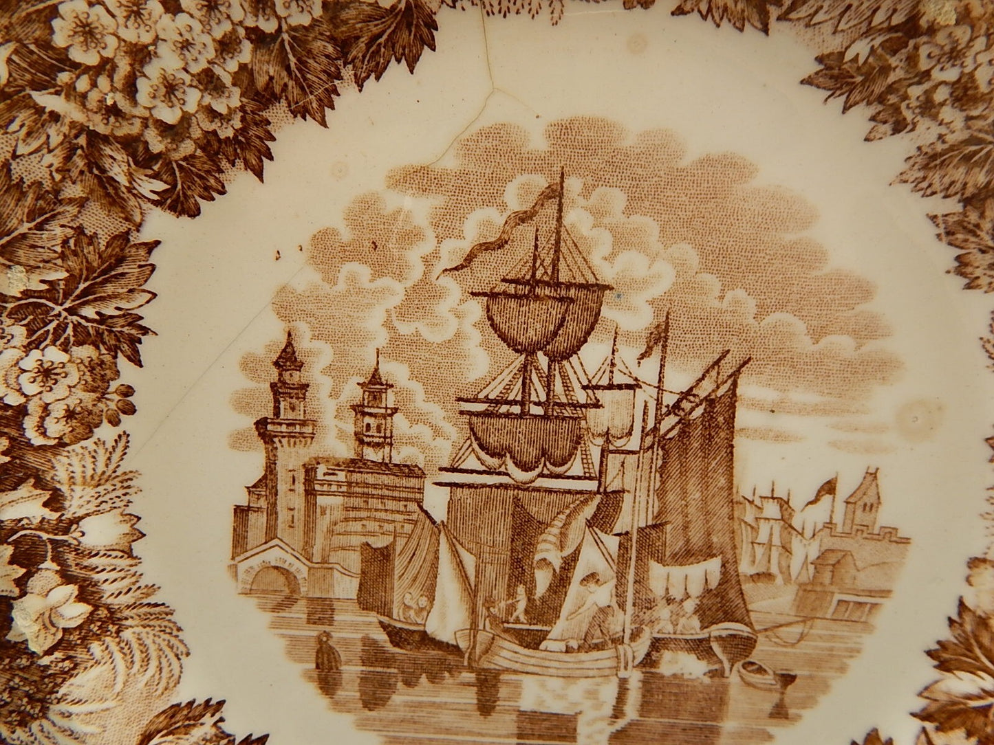 ANTICO PIATTO SEMI PORCELLANA RICHARD MILANO DECORO FERRARA META' 800 #A24