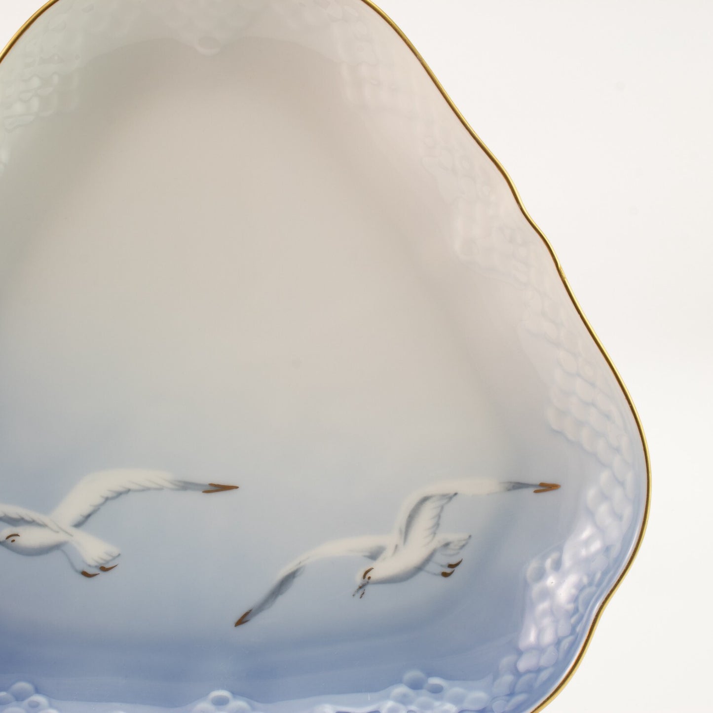 PIATTO PORTATA TRIANGOLARE PORCELLANA E ORO ZECCHINO GABBIANI BING&GRONDAHL 40