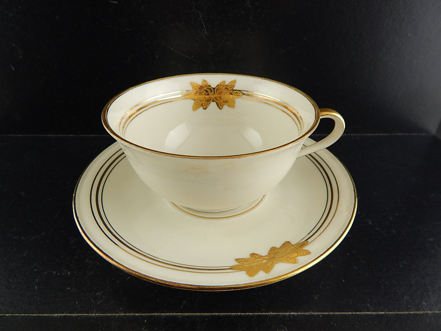 ANTICA TAZZA DA TÈ ART DECO PORCELLANA AVORIO ROSE ORO BAVARIA OSCAR SCHALLER