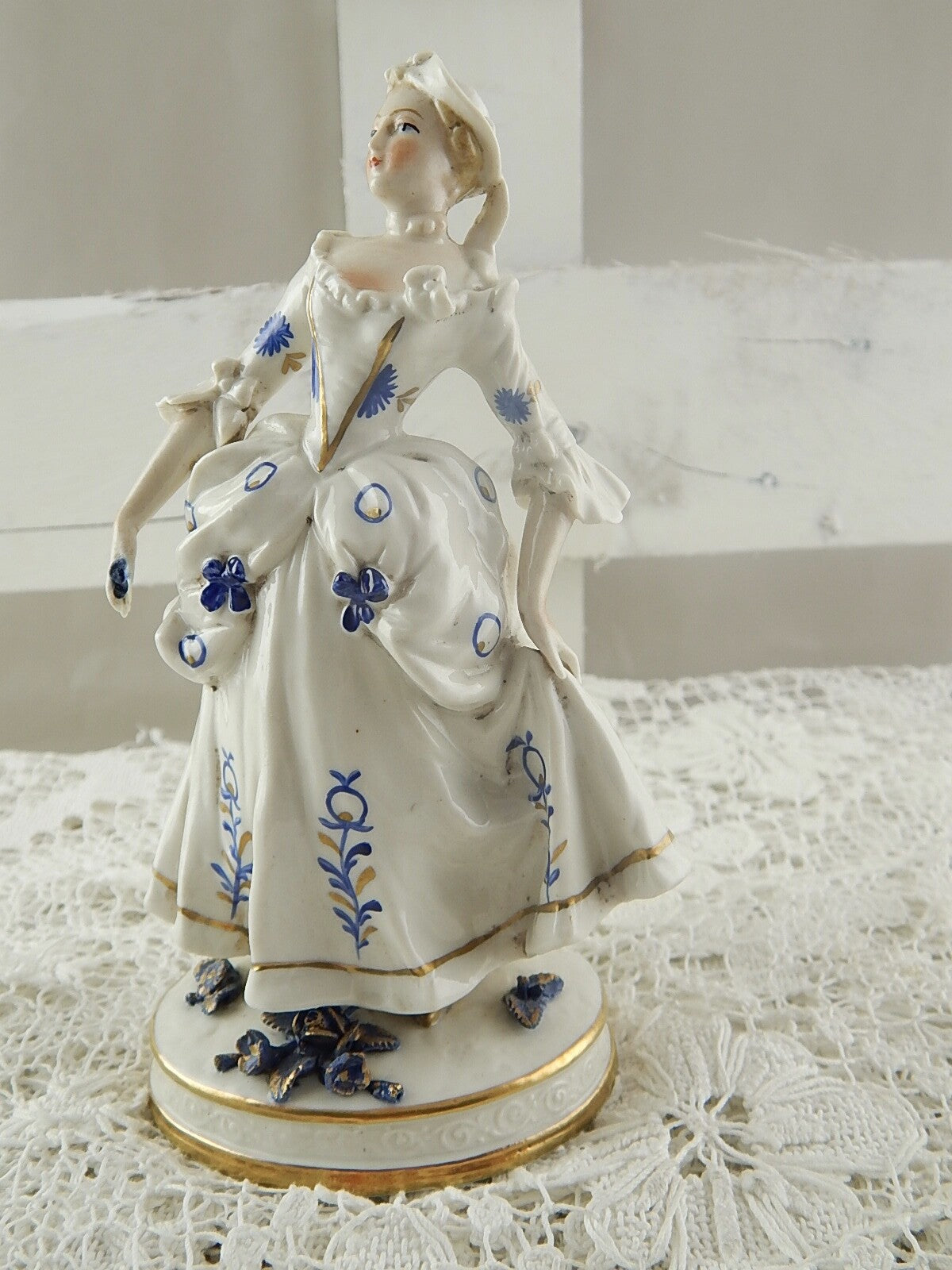 ANTICA PREZIOSA PORCELLANA COPPIA STATUINE DRESDA SITZENDORF DIPINTE A MANO