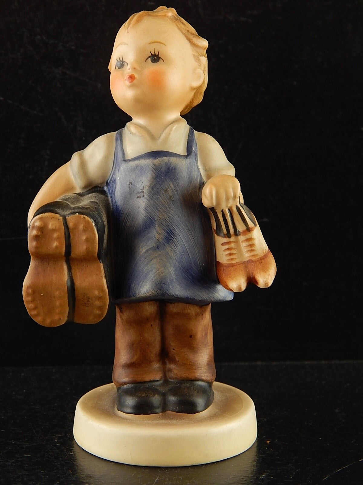 VINTAGE RARA STATUINA PORCELLANA GOEBEL HUMMEL 143/0 SCARPE BOOTS