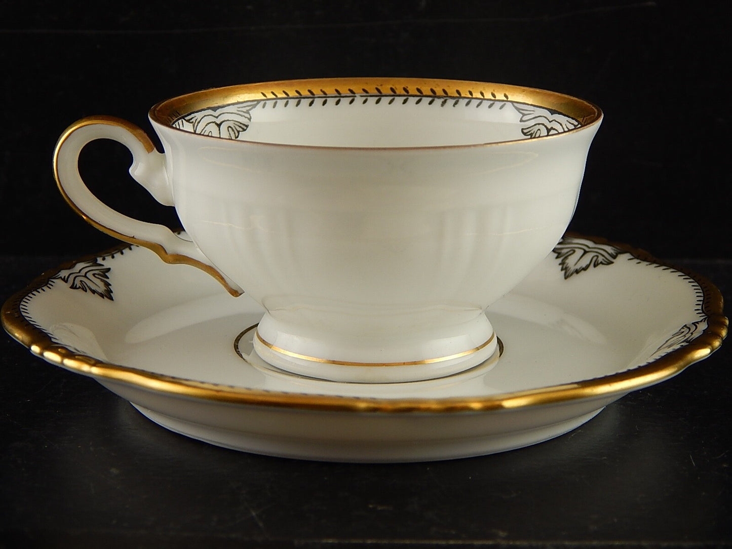 ANTICA ART DECO TAZZINA CAFFÈ PORCELLANA BIANCA E ORO BAVARIA SELTMANN WEIDEN