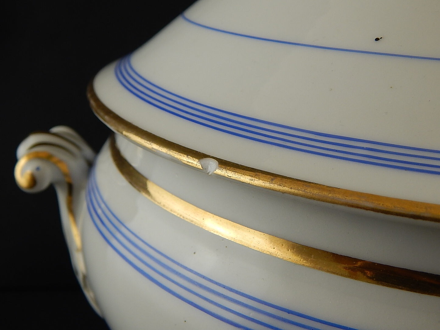 ANTICA RARA ZUPPIERA CENTROTAVOLA PORCELLANA PARIGI BIANCA BLU ORO NAPOLEONE III