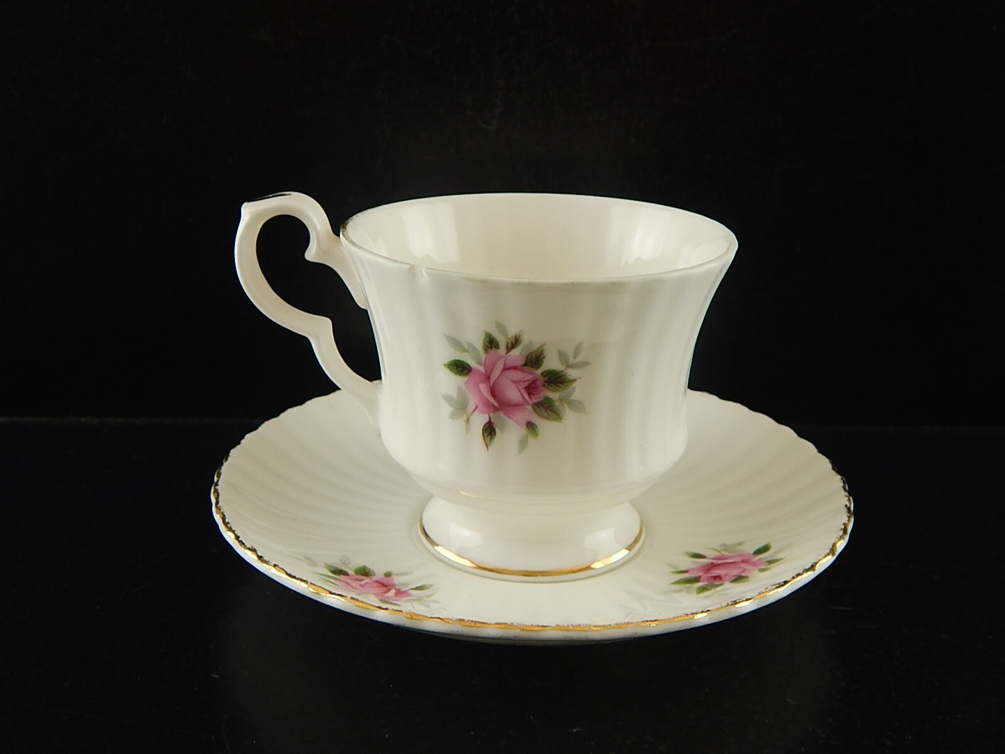 PREZIOSA PORCELLANA INGLESE ROYAL WINDSOR TAZZA VINTAGE BONE CHINA ROSE