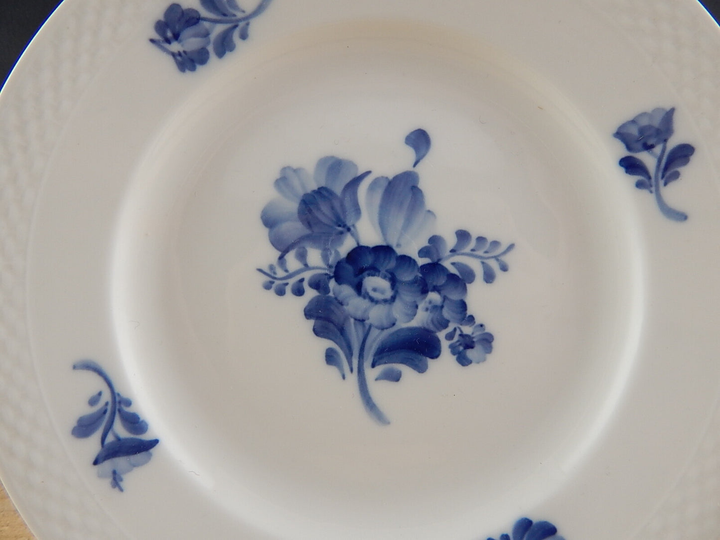 VINTAGE ROYAL COPENHAGEN PORCELLANA PIATTO DESSERT BLUE FLOWER DIPINTO MANO