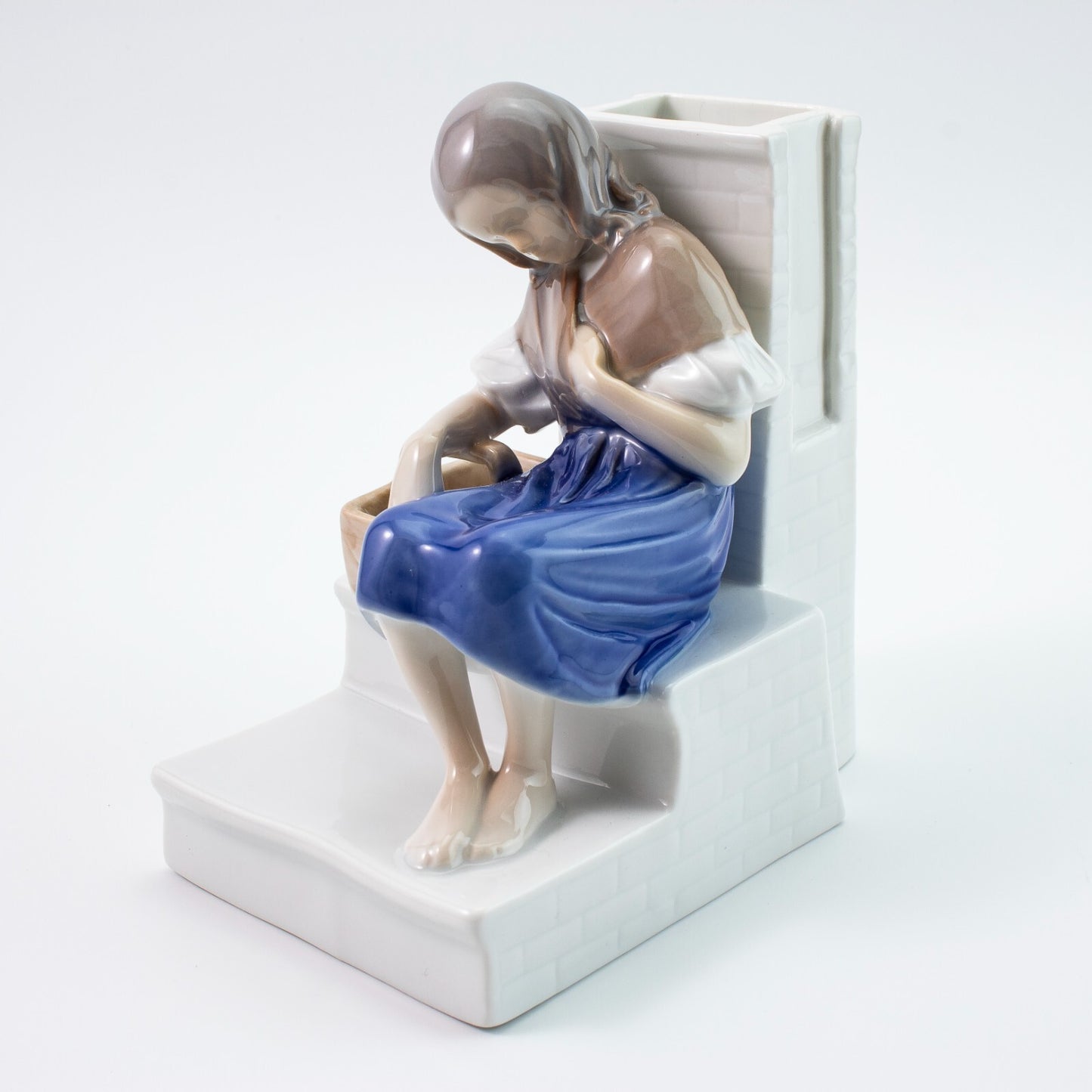 STATUINA PORCELLANA ROYAL COPENHAGEN BING&GRONDAHL "La Piccola Fiammiferaia"