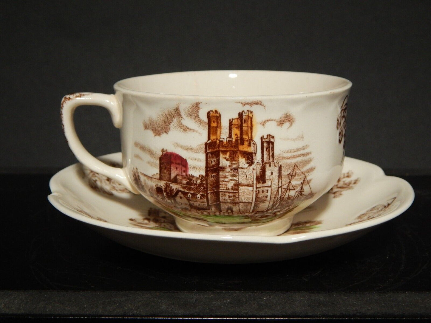 ANTICA TAZZA TE' PORCELLANA JOHNSON BROS ROYAL HOMES OF BRITAIN CAERNARVON