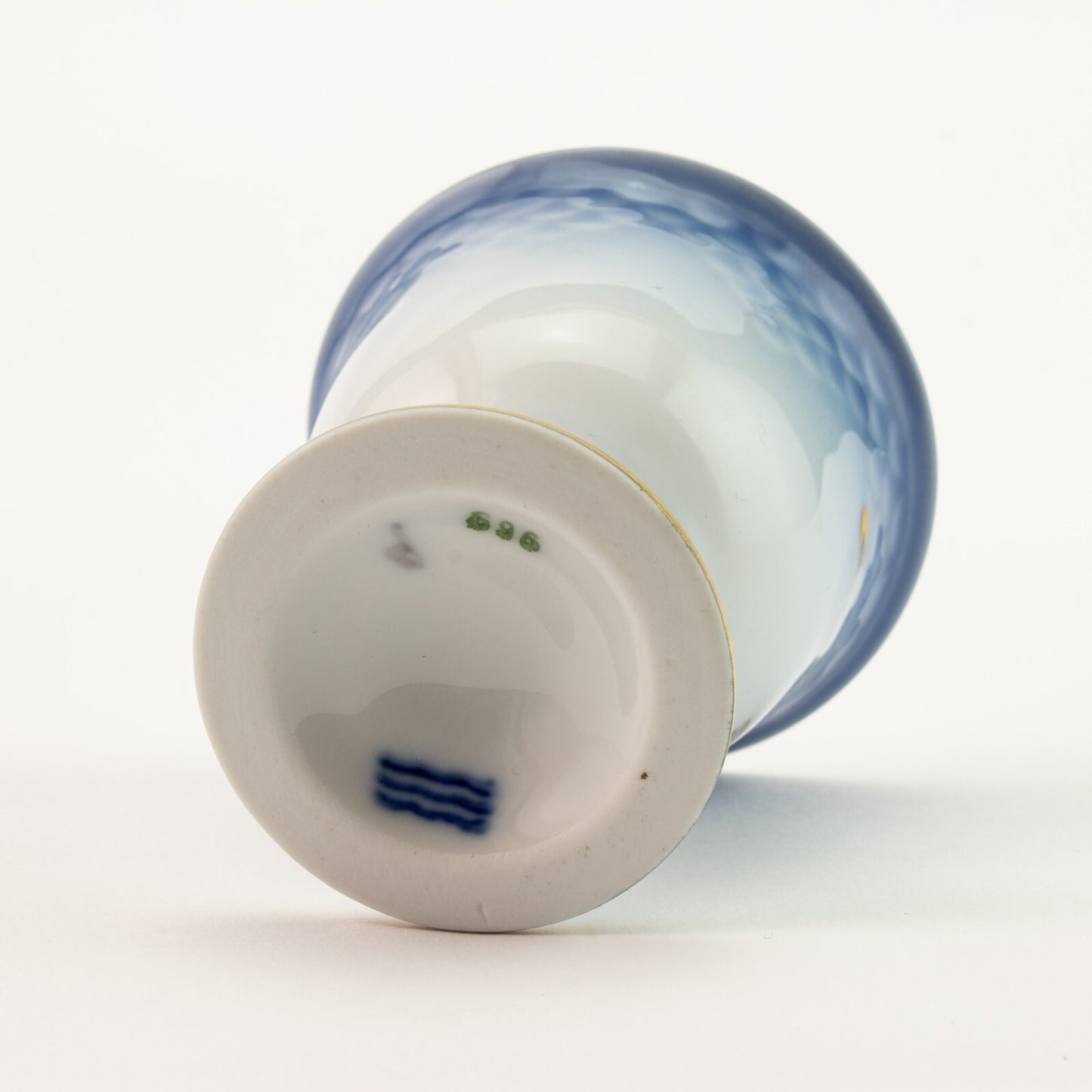 PORTA UOVO PORCELLANA E ORO ZECCHINO GABBIANI ROYAL COPENHAGEN 696