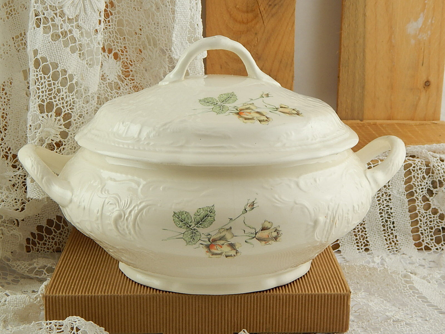 ANTICA ORIGINALE ZUPPIERA PORCELLANA OPACA AMERICANA IMPERIAL CROWN IVORY STONE